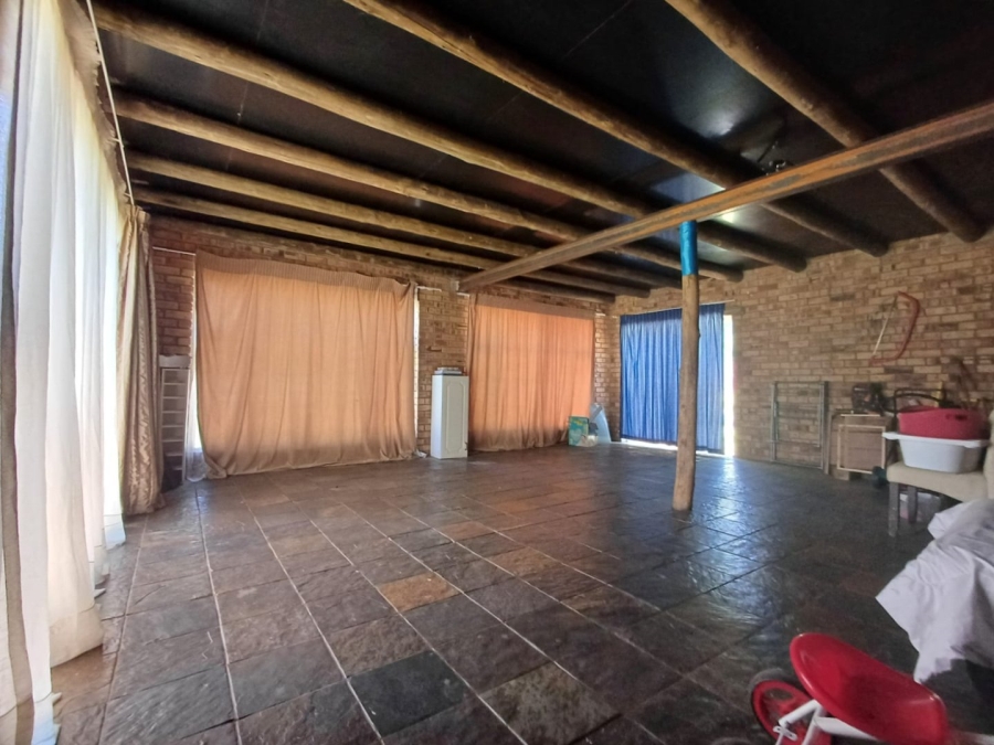 6 Bedroom Property for Sale in Makwassie North West